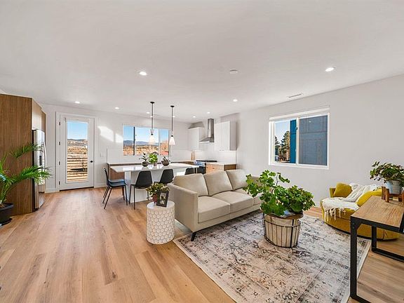 5th image of 211 Treeline Street