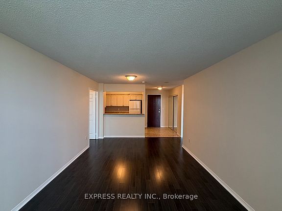 5th image of 39 Pemberton Ave #Penthouse 11