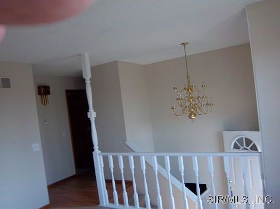 4th image of 7 Blue Spruce Ct