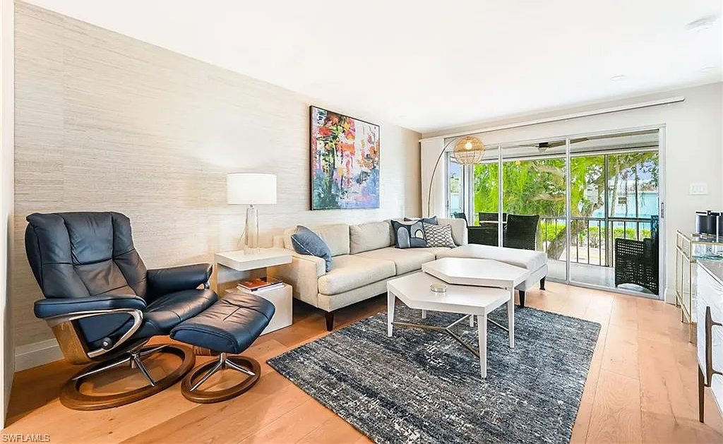 2 bed, 2.0 bath, 1000 sqft, $10,000 — Photo 4
