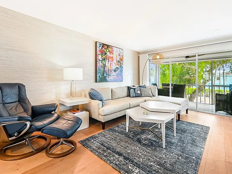 250 7th Ave S #207 — Photo 4
