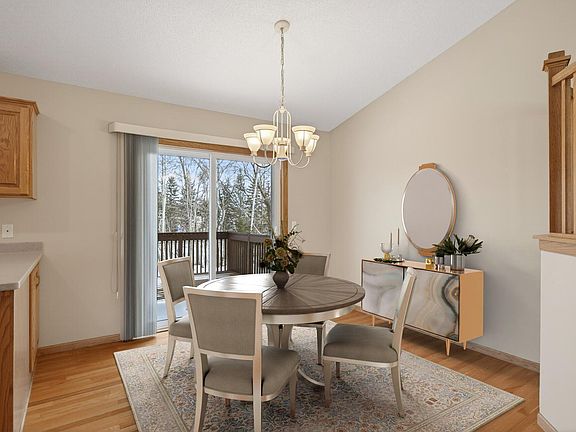 4th image of 23076 Creekview Ct