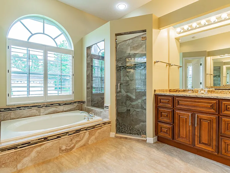 10559 Greencrest Dr — Photo 27