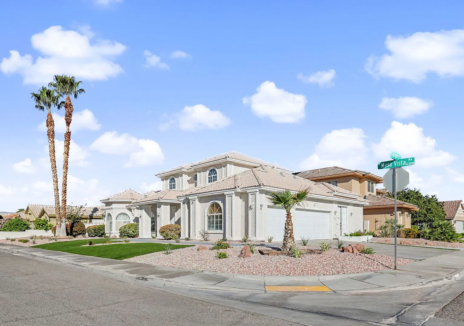 Fully Furnished Las Vegas Retreat With Private Pool & Flexible Lease Terms! — Photo 3