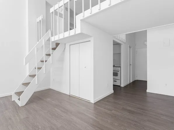 88 Fulton Street image 5 of 7