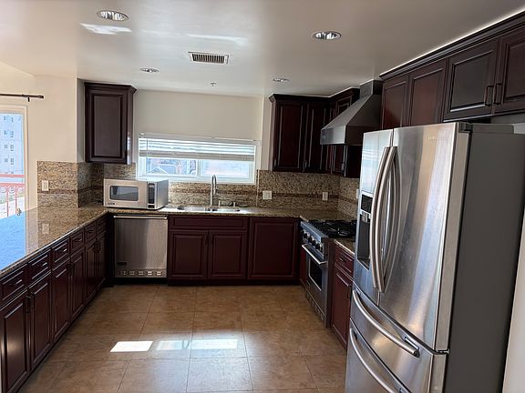 5th image of 908 S Ardmore Ave Unit 505