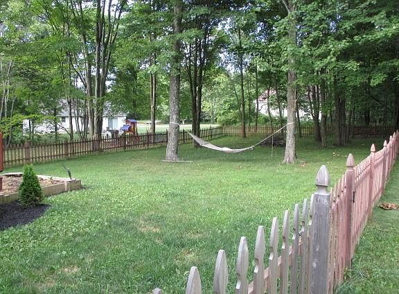 3rd image of 520 Floral Valley Dr W