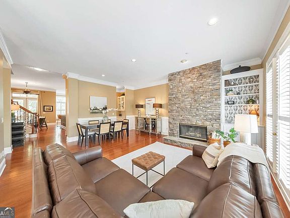 5th image of 1043 Emory Parc Pl