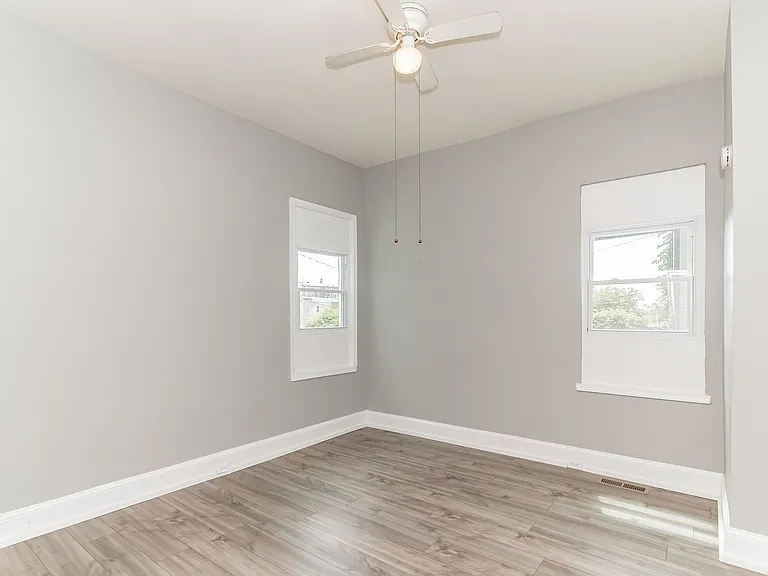2227 Linden Ave — Photo 27