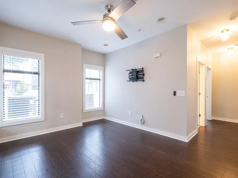 48 Moda Ln — Photo 35