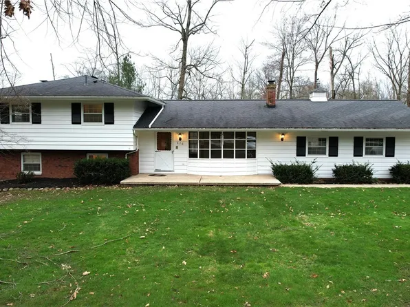 676 Parker Rd, Aurora, OH 44202