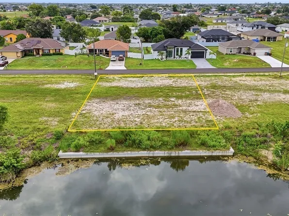 1008 NE 1st Pl, Cape Coral, FL 33909
