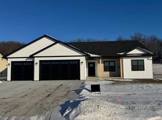1341 Annapolis Dr, Holmen, WI 54636