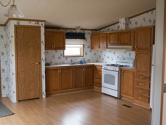4th image of 513 E Main St