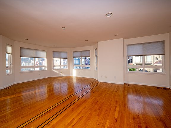 4th image of 1701 Judah St Unit A