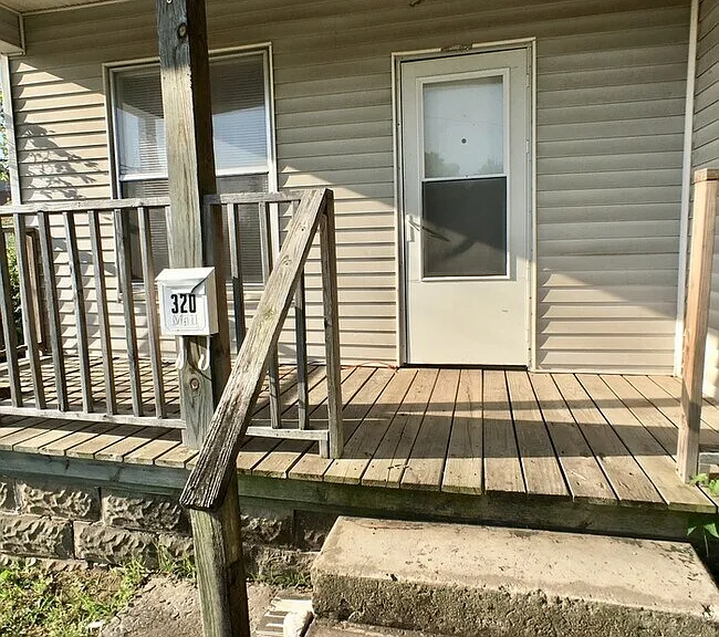 320 W Duffy St — Photo 18