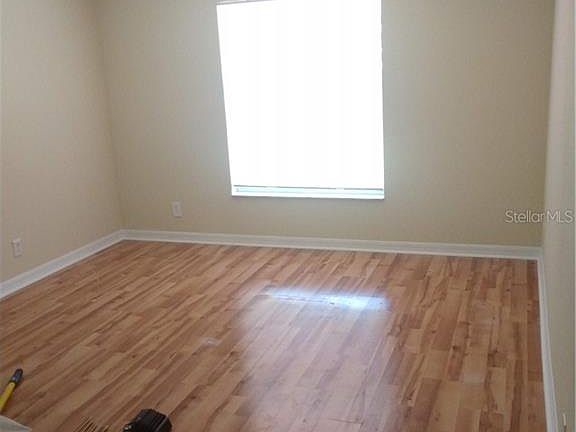 5th image of 15065 Malcolm Ave