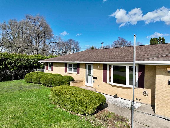 2nd image of 1920 Greenwich Ln