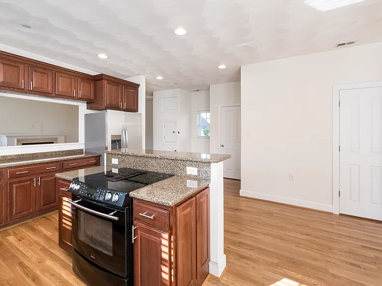 915 Colley Ave #A — Photo 17
