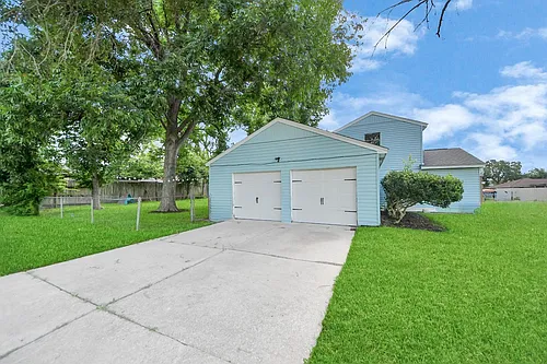 2513 Leslie St Photo 1