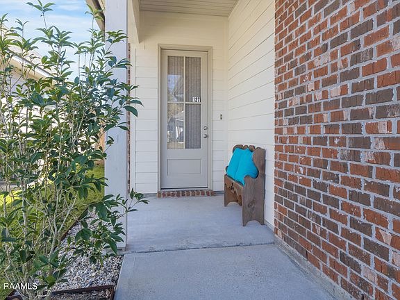 2nd image of 127 Twin Meadow Ln