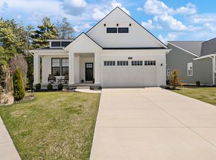 14692 Pine Dew Dr #15, Grand Haven, MI