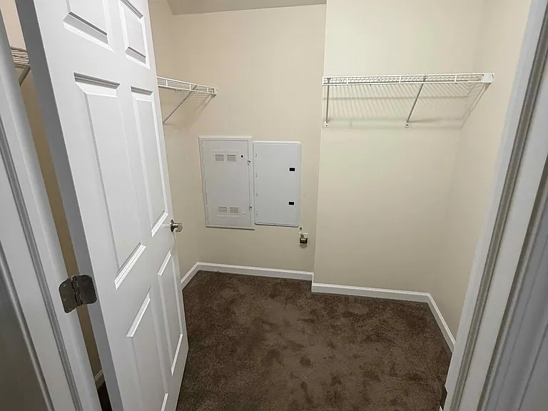 Large Bedroom Walk-in Closet