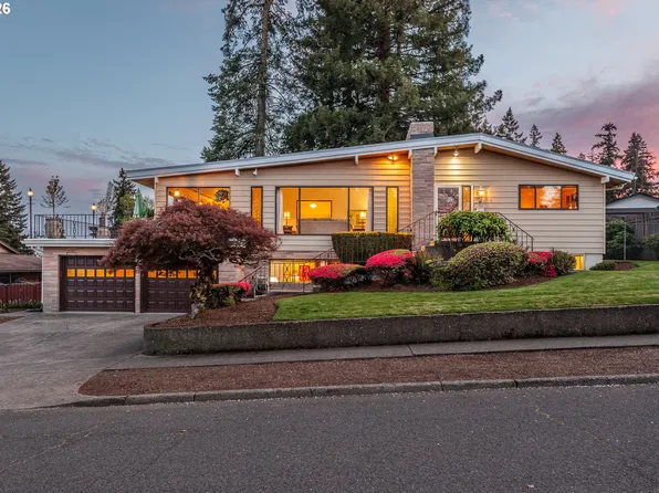 7130 Los Verdes Dr, Gladstone, OR 97027