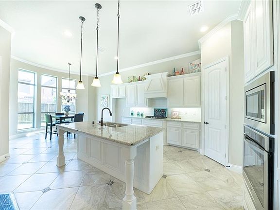 5th image of 905 Pleasant View Dr