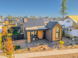 3325 NW Leavitt Ln, Bend, OR 97703