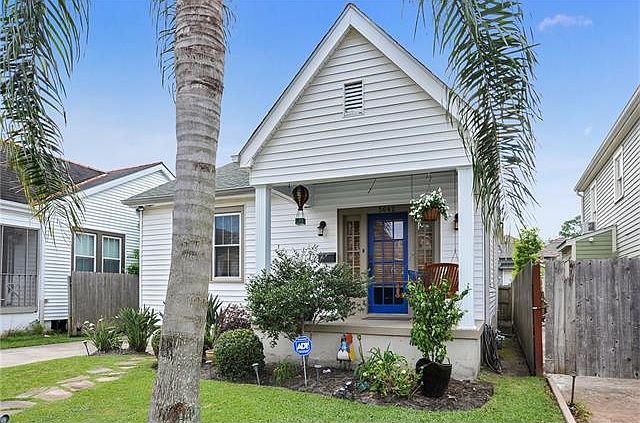 1st image of 5642 Charles Pl