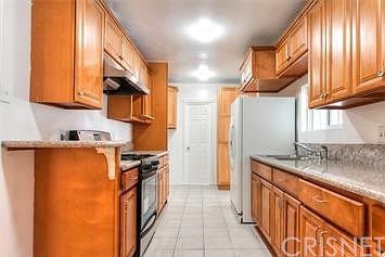5th image of 10201 Montgomery Ave