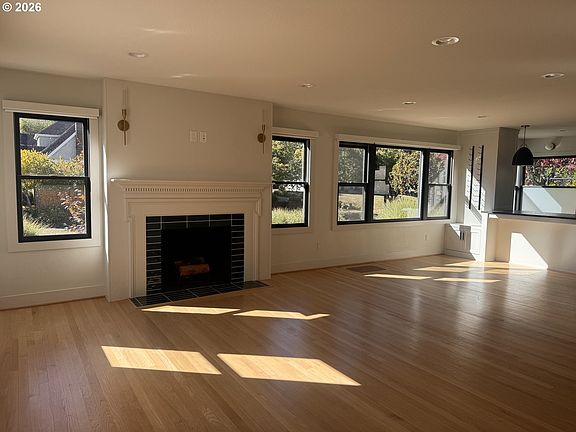 2nd image of 1211 NE Stanton St