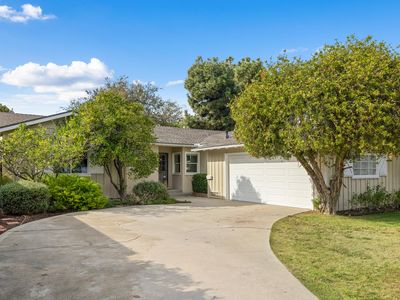 8101 Loyola Blvd, Los Angeles, CA, 90045