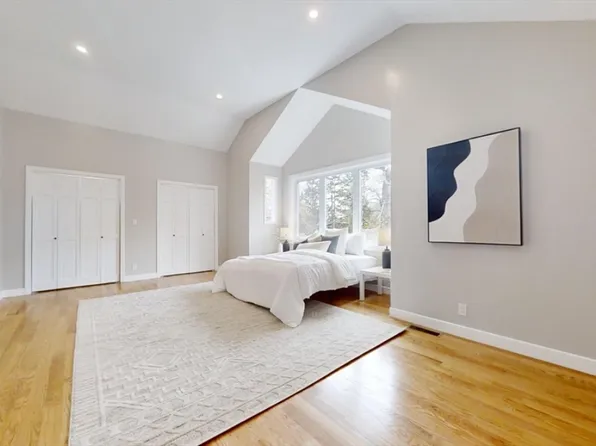 749 Heath St, Brookline, MA 02467