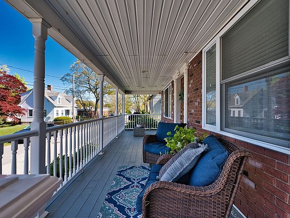 4th image of 235 Chavenson St
