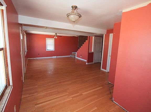 4th image of 407 W Avenue A
