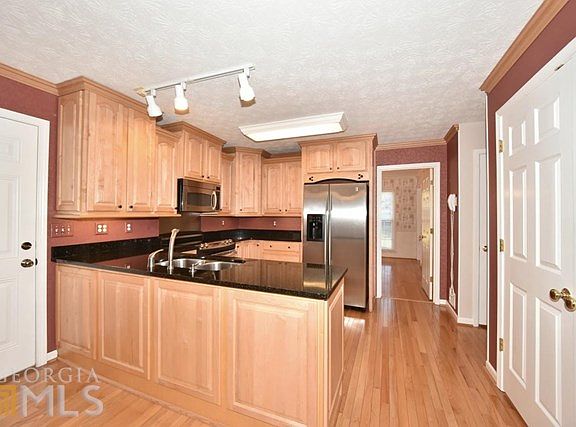 5th image of 1010 Lauren Kay Ct