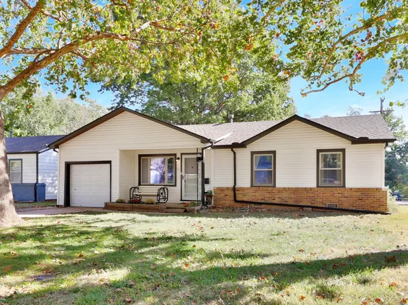 1000 N Georgie Ave, Derby, KS 67037