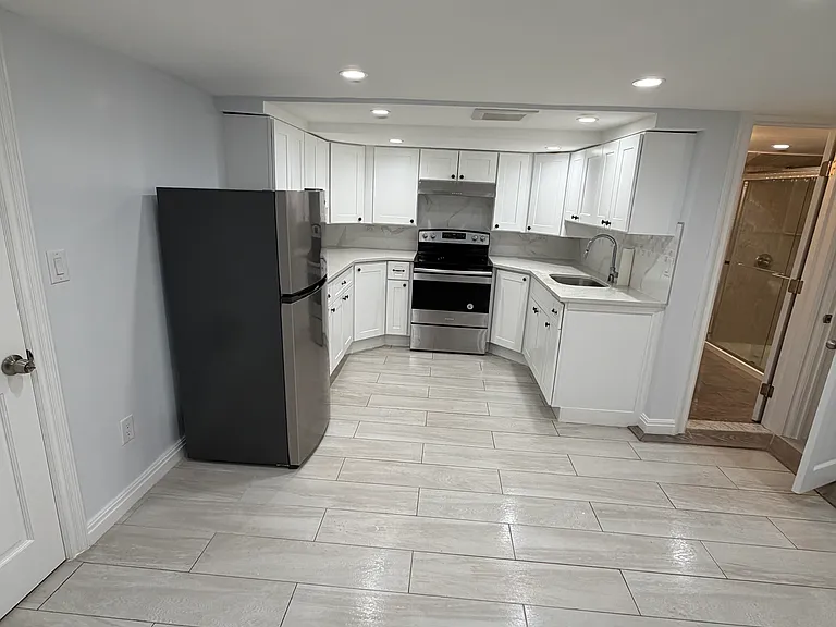 585 E 81st St #1 — Photo 2