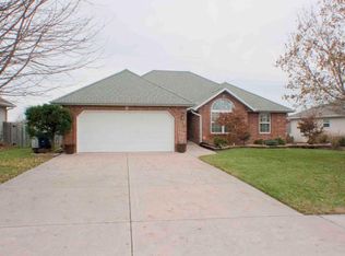 3979 W Rosebrier St, Springfield, MO 65807