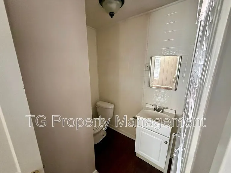 5687 Akra Ave — Photo 10