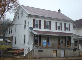 1231 E Grand Ave, Tower City, PA 17980