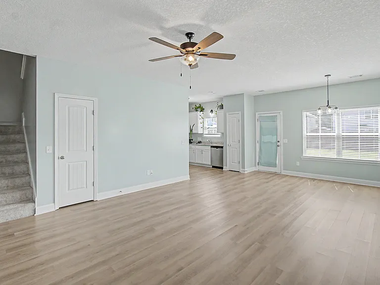 1016 Grayson Ave — Photo 2