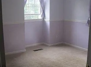 914 Schuyler Pl — Photo 11