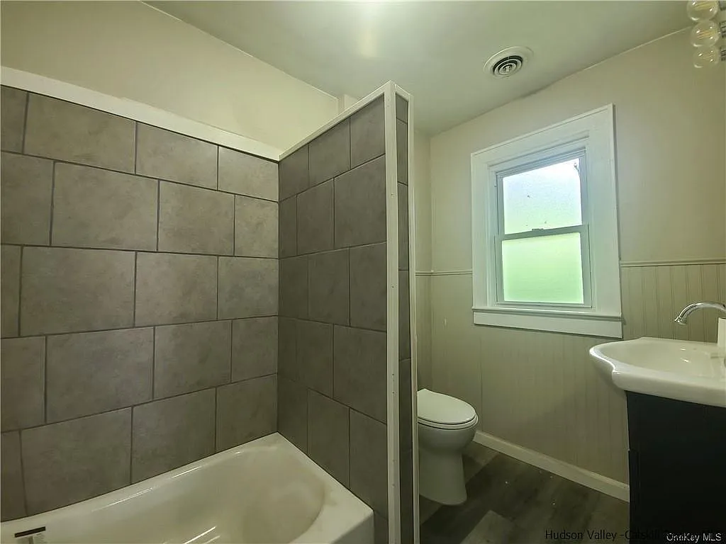 2 bed, $1,550 — Photo 3
