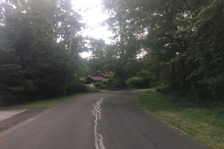 2nd image of 53 Hop Brook Rd
