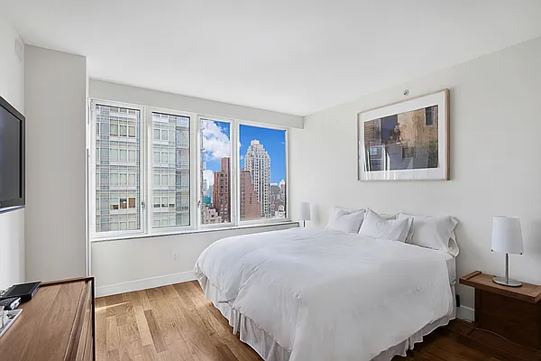 Sold by Compass | media 17