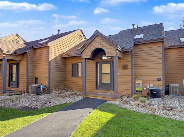 32 Creekwood Ln, Galena, IL 61036