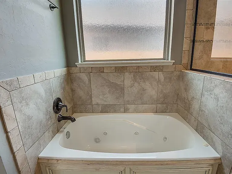928 NW 191st St — Photo 35